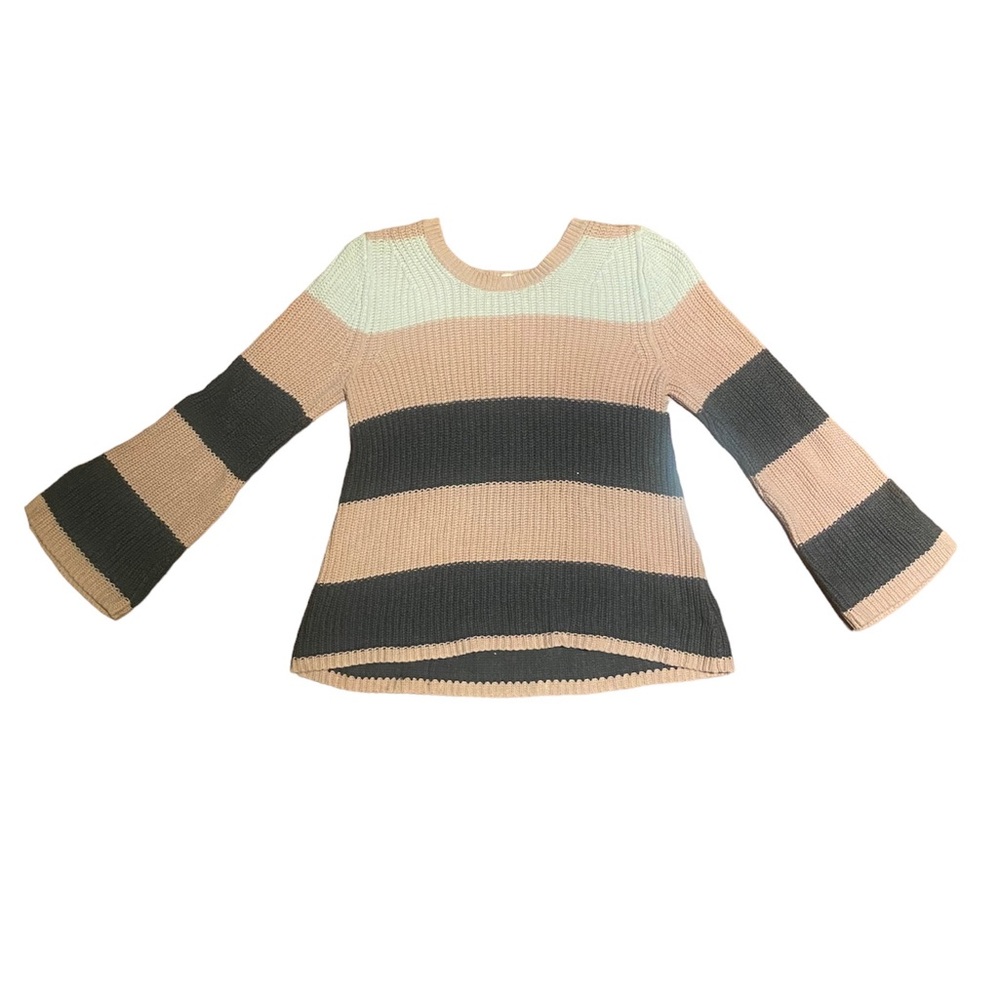 Flared long sleeve top